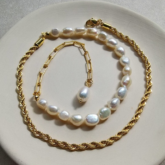 18K Gold Plated Freshwater Pearl Necklace - Picture 8 of 10